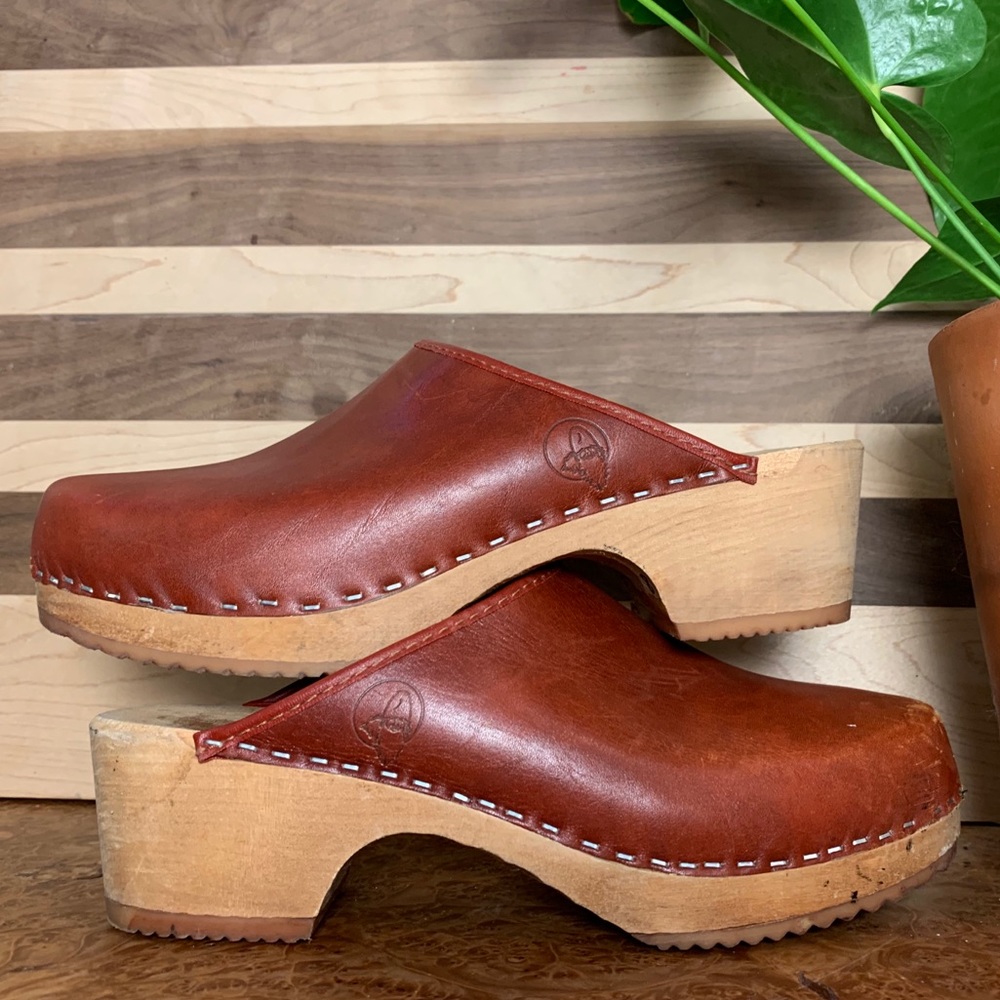 Olof Daughters Clogs